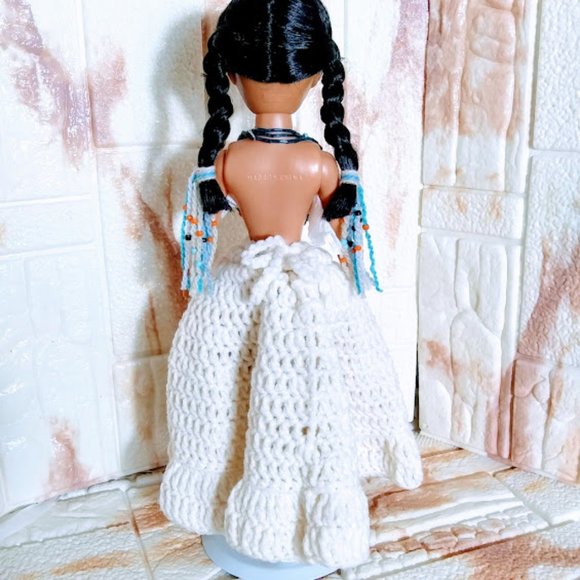 DOLL*NATIVE AMERICAN*HAND CROCHETED CLOTHING*BEADED NECKLACE*COLLECTORS ITEM* - Picture 9 of 12